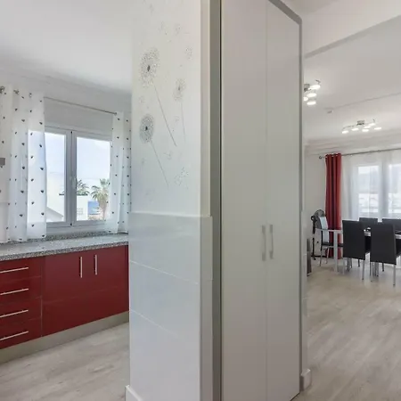 Apartment Costa Adeje, Top Floor, Seaview, Playa Fanabe & Del Duque, Wi-fi *